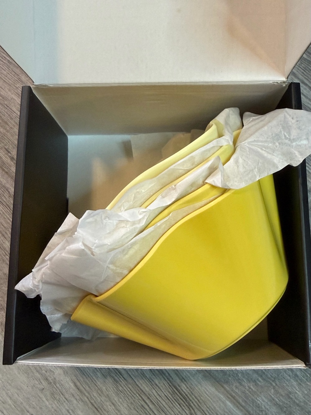 Greg Natale Flora Scalloped Melamine Bowl Yellow Modern Adults All Occasions NEW